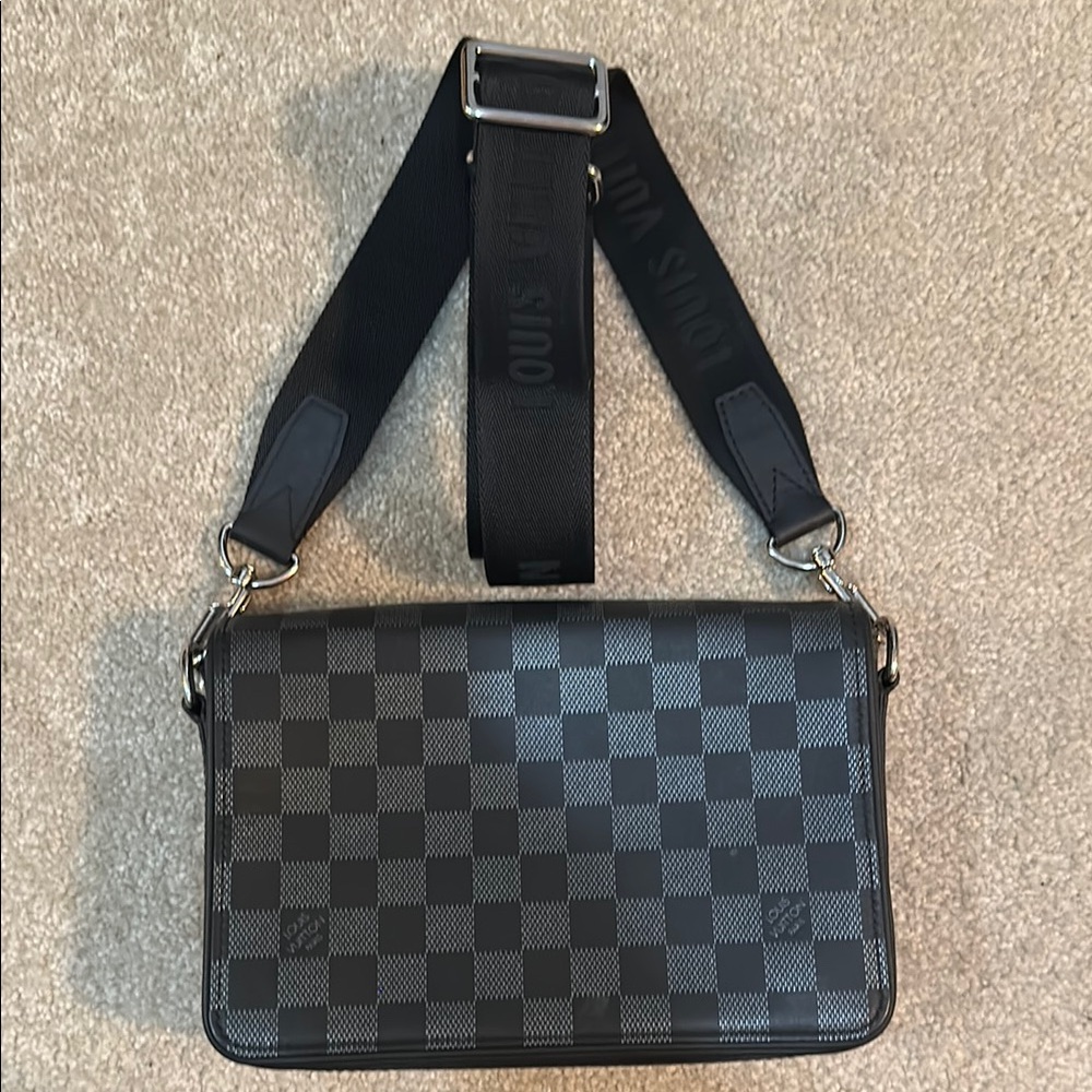 Louis Vuitton Damier Infini Studio Messenger Bag